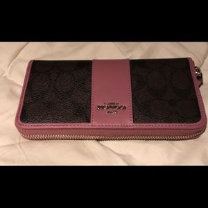 Authentic Coach accordion zip wallet